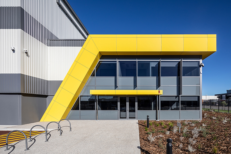 Silk K2 Distribution Centre, Roe Highway Logistics Park, Kenwick, Perth, Western Australia, Design & Construct Project, Capstone Construction, Industrial Warehouse, Office, Loading Dock, Carpark, Super Canopy, Development, Office