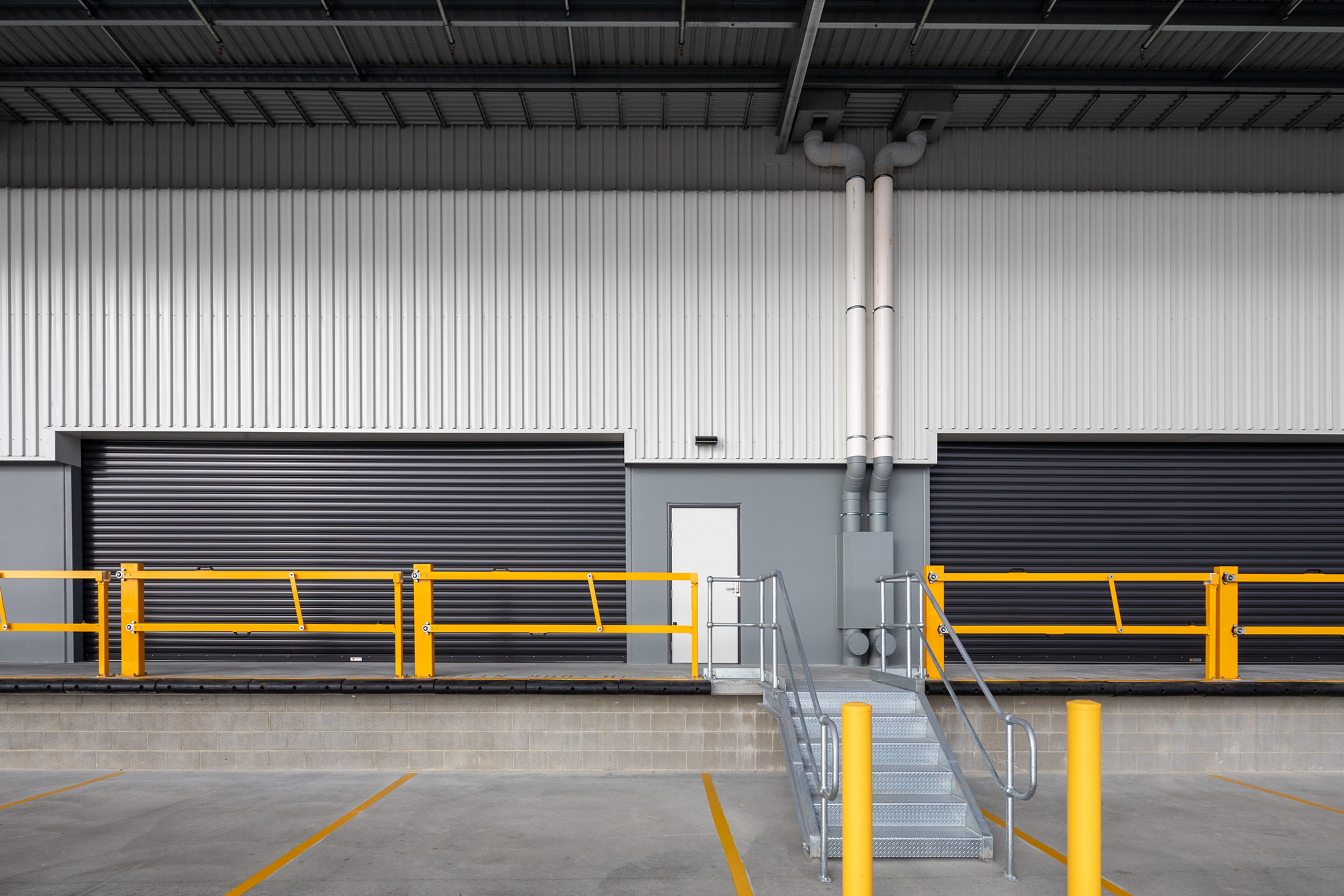 border express australia, industrial, warehouse, 17 tarlton crescent perth airport western australia, d&c contract, logistics, project, development, supply chain, loading dock exterior