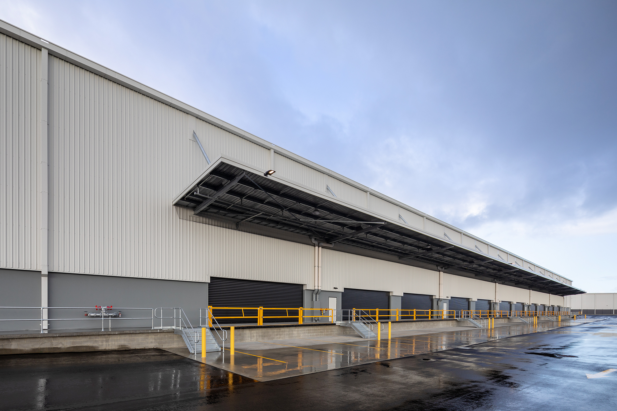 border express australia, industrial, warehouse, 17 tarlton crescent perth airport western australia, d&c contract, logistics, project, development, supply chain, loading dock exterior