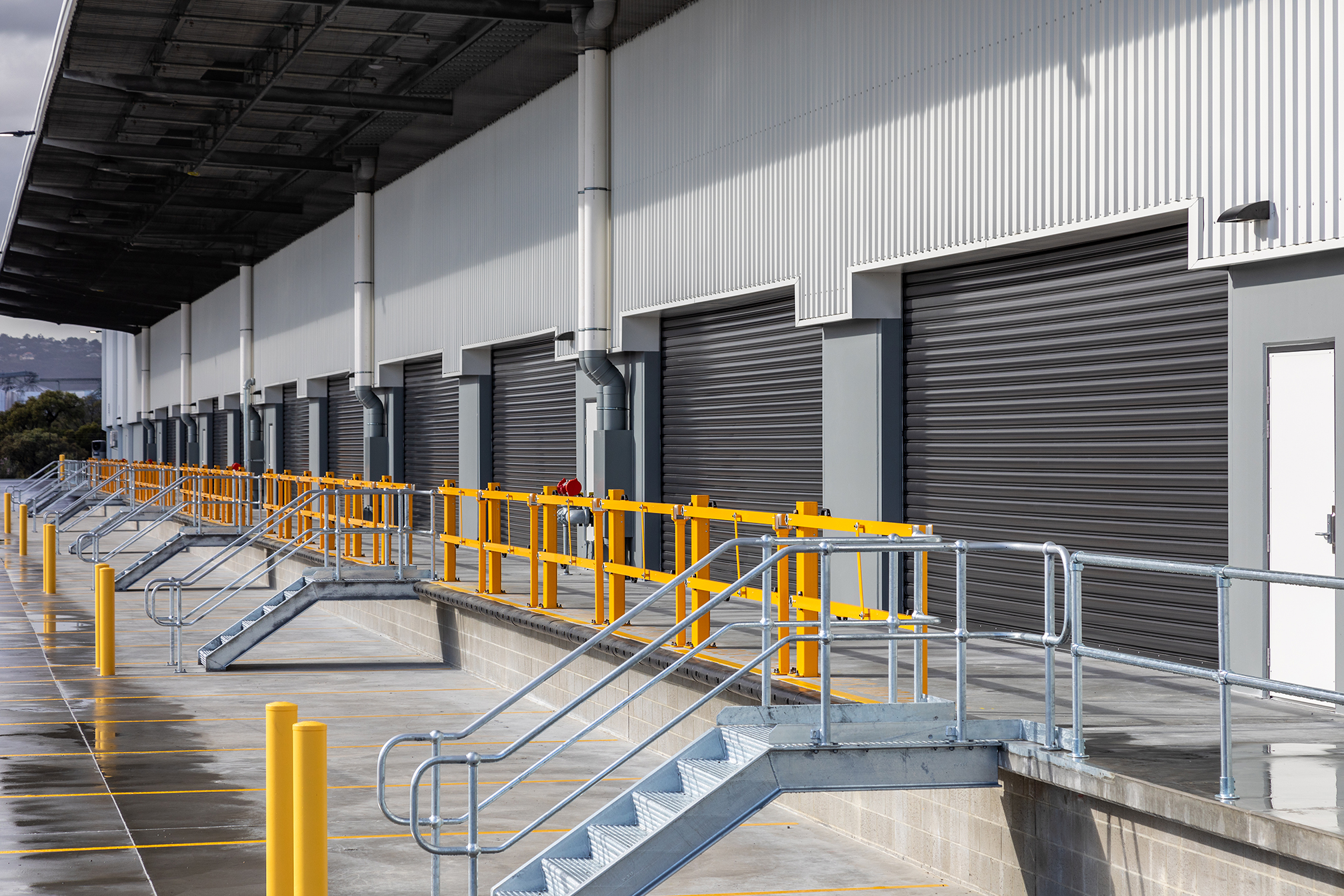 border express australia, industrial, warehouse, 17 tarlton crescent perth airport western australia, d&c contract, logistics, project, development, supply chain, loading dock exterior