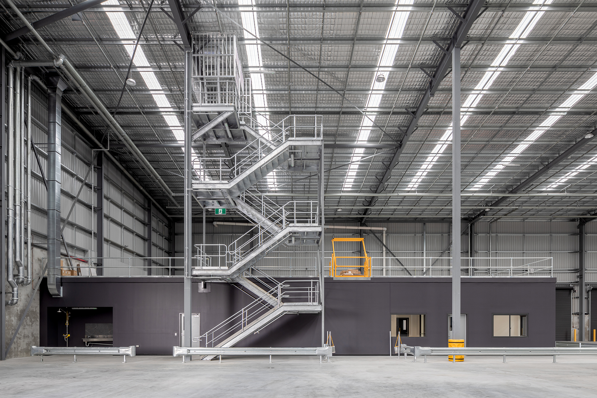 border express australia, industrial, warehouse, 17 tarlton crescent perth airport western australia, d&c contract, logistics, project, development, supply chain, roof access stairwell